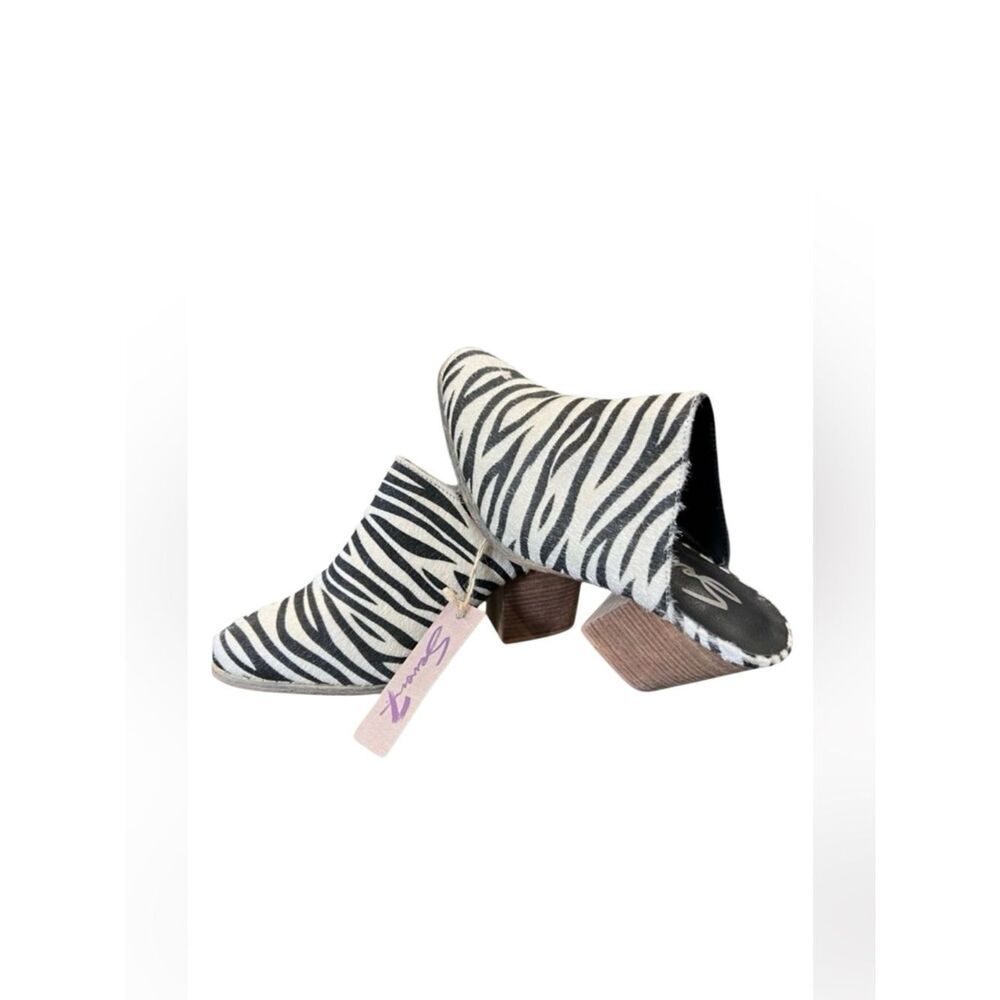 Seven7 Dandy Mule Faux zebra calf hair block sole Size 6